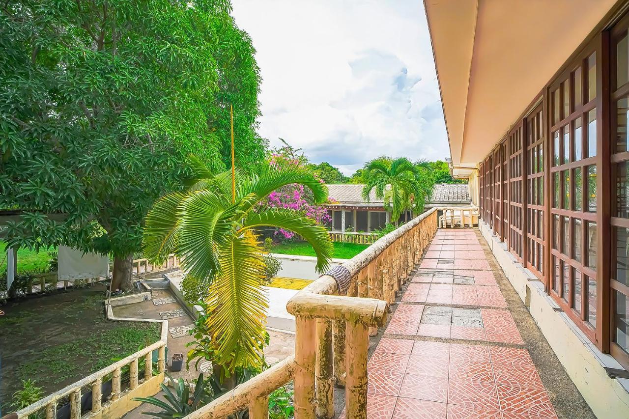 Oyo 775 Star Cove Bed And Breakfast Calaca Esterno foto