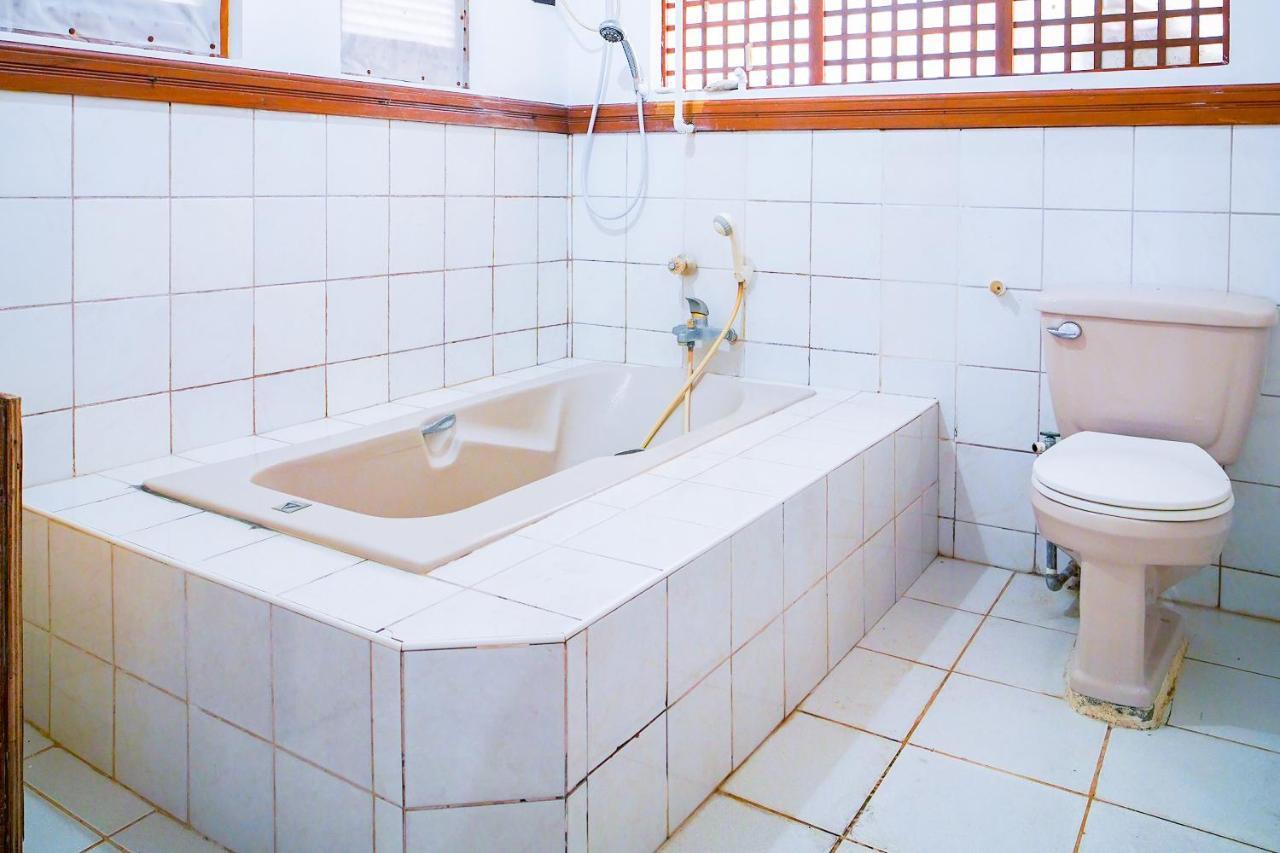 Oyo 775 Star Cove Bed And Breakfast Calaca Esterno foto