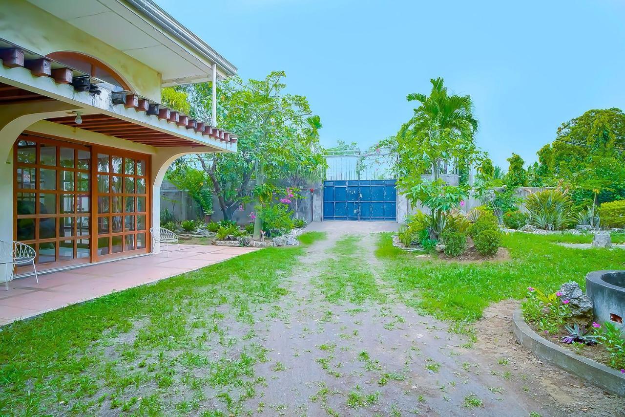 Oyo 775 Star Cove Bed And Breakfast Calaca Esterno foto
