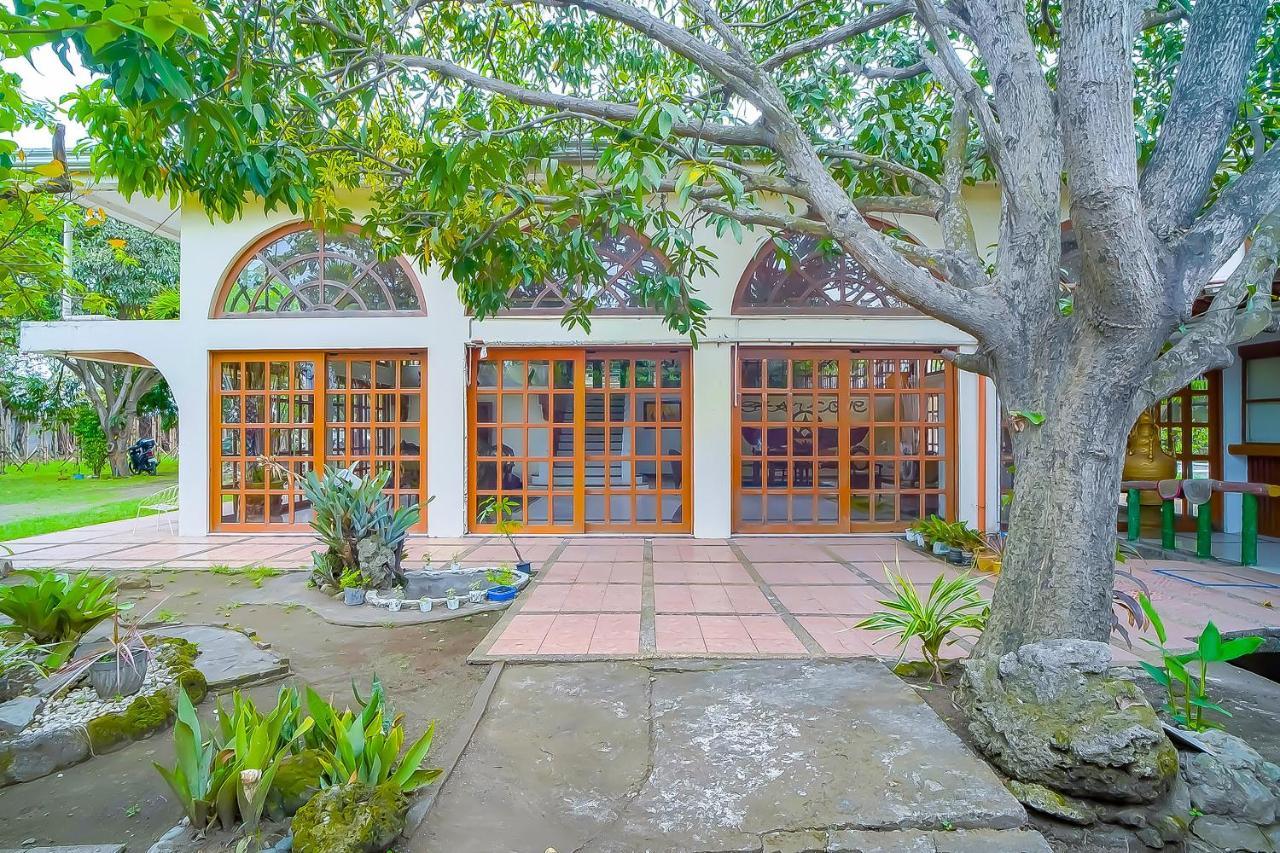 Oyo 775 Star Cove Bed And Breakfast Calaca Esterno foto