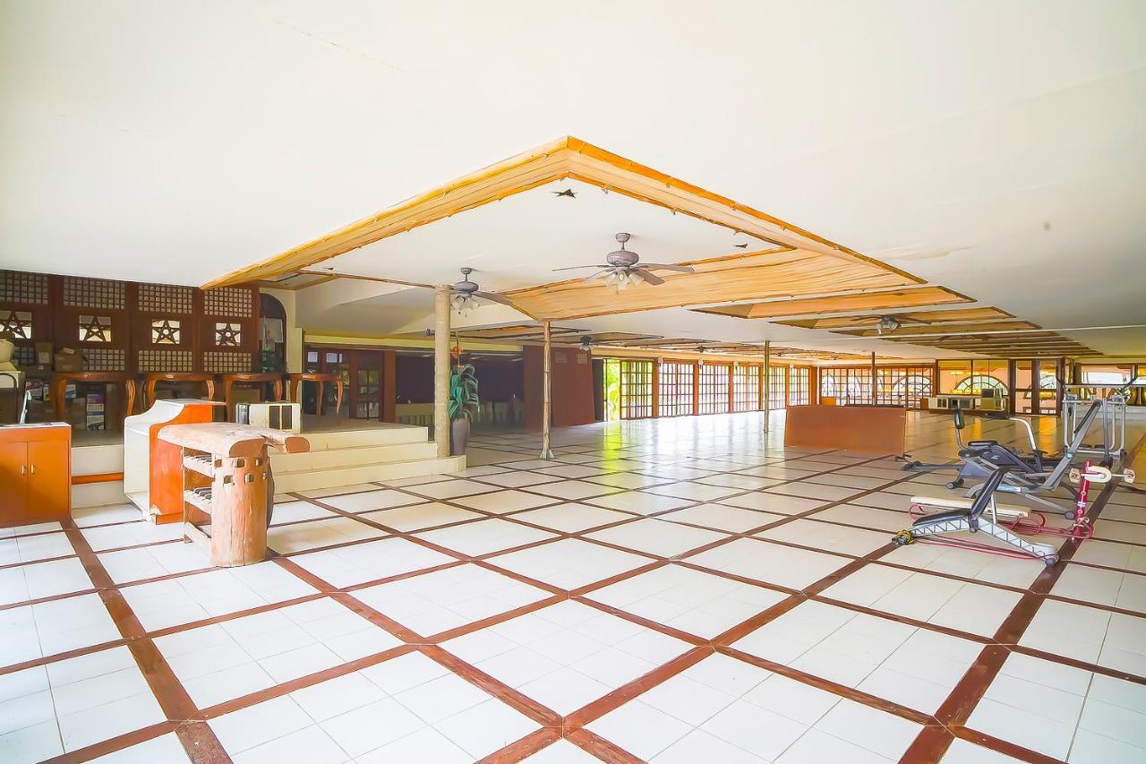 Oyo 775 Star Cove Bed And Breakfast Calaca Esterno foto