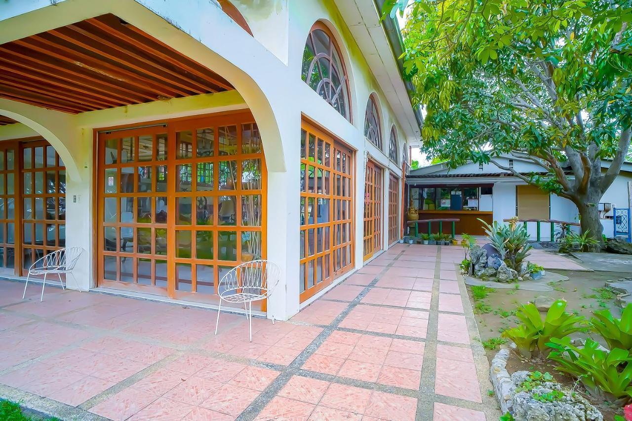 Oyo 775 Star Cove Bed And Breakfast Calaca Esterno foto